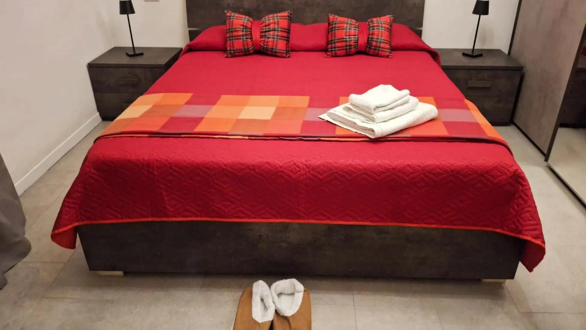 Dora'Shome Naples 0*,