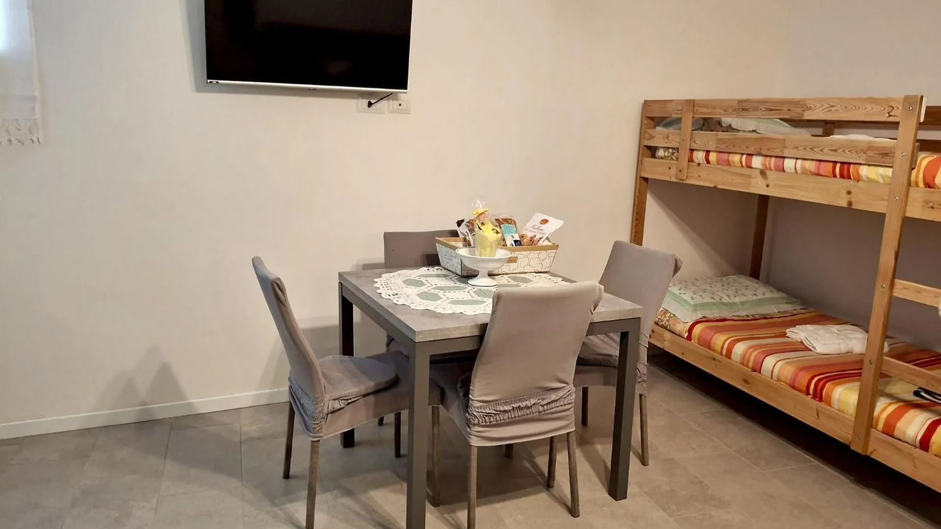 Dora'Shome Naples